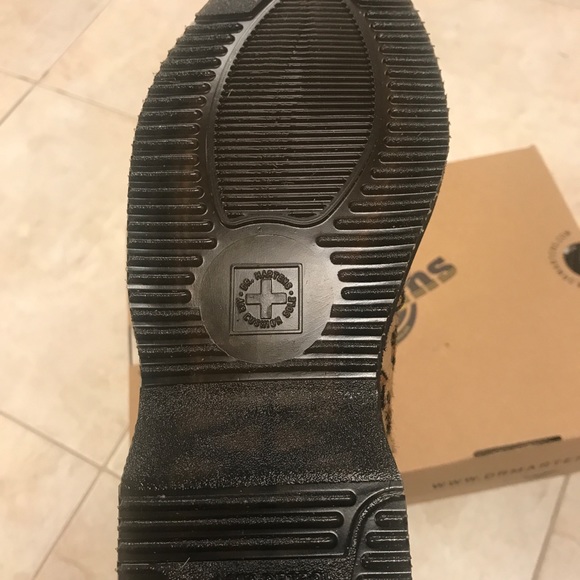 New Dr. Martens leopard Flora On Chelsea boots 5 - Picture 7 of 9